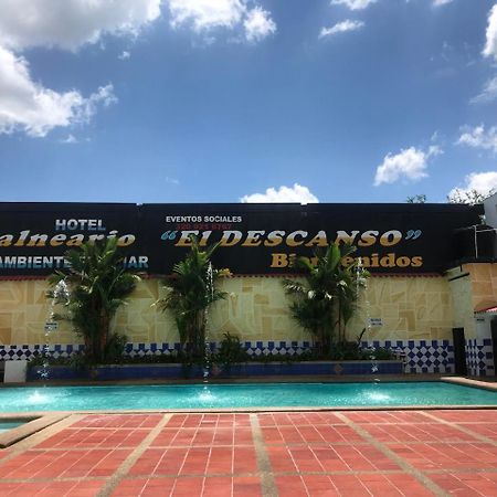 Hotel Y Balneario El Descanso Villavicencio Exterior photo
